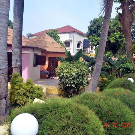 Easy Time Lodge โคโลลิ ภายนอก รูปภาพ